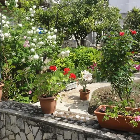 Bungevilla - Three Bedroom With Patio